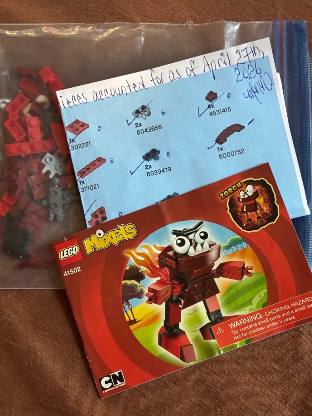 Pre-assembled LEGO MIXELS Series 1 "Zorch" 41520 INCL: Everything but the box.